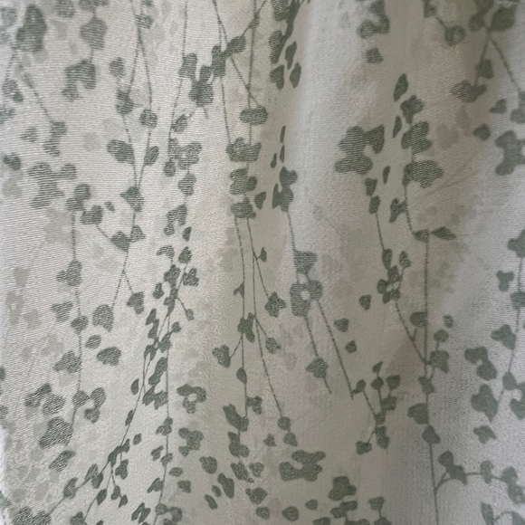 Lulu’s|saints and secrets|open-back, white and green ruffle mini dress. Size: XS - Picture 4 of 4